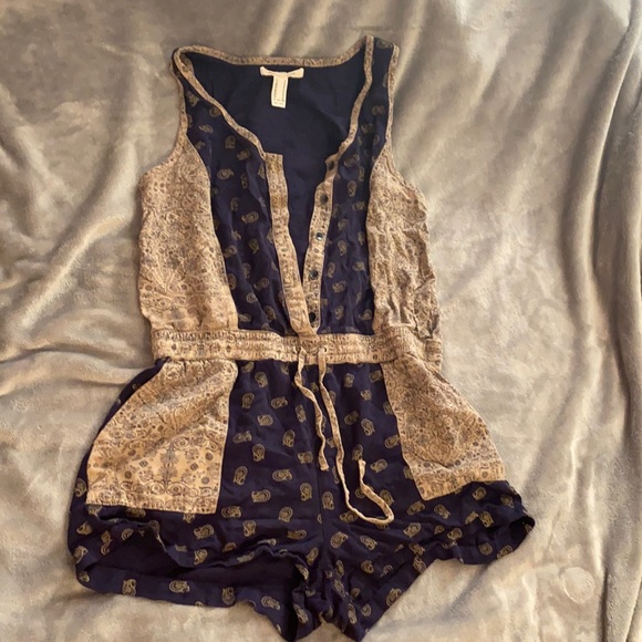 Paisley romper - 3/$25 🌸 - Picture 1 of 5
